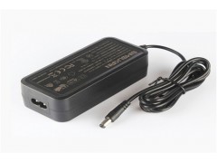 高質(zhì)量現(xiàn)貨12V桌面式電源適配器