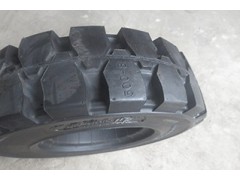 廣西朗琴叉車實(shí)心輪胎報(bào)價(jià)5.00-8廠