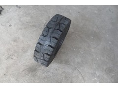 廣州朗琴實(shí)心輪胎6.50-10原裝現(xiàn)貨 
