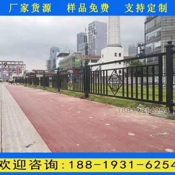 廣州市區(qū)人行道護欄圖片 市政道路防