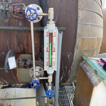 UGS系列無盲區(qū)彩色石英玻璃管液位計(jì)